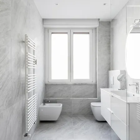 Pure White - By Myhomeincomo شقة كومو